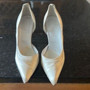 Elegant Cream Heels, Versani